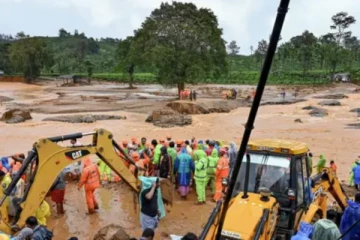 மண்சரிவில் சிக்கிக்கொண்ட வெளிநாட்டு சுற்றுலாப் பயணிகள்