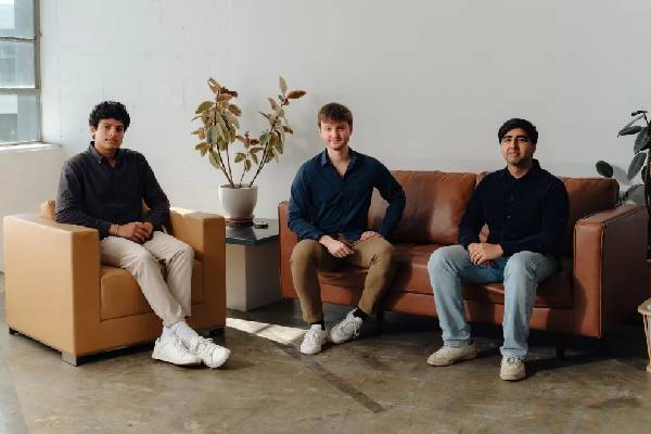 உலகின் இளம் வயது கோடீஸ்வரர்களான 22 வயது நண்பர்கள் | School Friends Youngest Billionaires