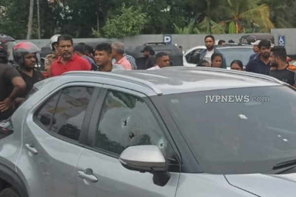காரில் இருந்த தம்பதியினர் மீது துப்பாக்கிச்சூடு ; கொழும்பு புறநகரில் அதிர்ச்சி சம்பவம் | Shooting In Battaramulla Couple Akuregoda Car Park காரில் இருந்த தம்பதியினர் மீது துப்பாக்கிச்சூடு ; கொழும்பு புறநகரில் அதிர்ச்சி சம்பவம் | Shooting In Battaramulla Couple Akuregoda Car Park