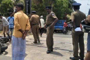 பாடசாலை முன் மனைவியை கொடூரமாக கொன்ற கணவன் எடுத்த விபரீத முயற்சி!