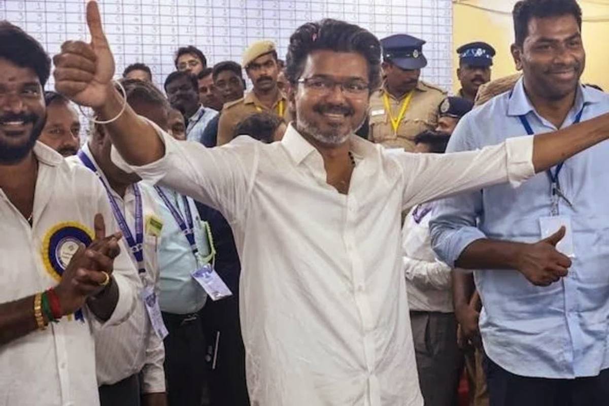 வெளியான விஜய்யின் அறிக்கை - வங்கியில் 100 கோடி நிலையான வைப்பு.. மொத்த சொத்து? | Vijay Rs 100 Crore Fixed Deposits Full Net Worth வெளியான விஜய்யின் அறிக்கை - வங்கியில் 100 கோடி நிலையான வைப்பு.. மொத்த சொத்து? | Vijay Rs 100 Crore Fixed Deposits Full Net Worth