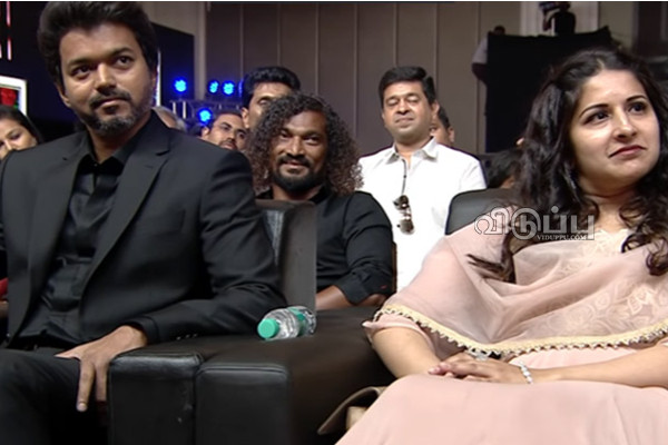 மனைவி சங்கீதாவுடன் வாரிசு படம் பார்த்துவிட்டு கோபம்!! விவாகரத்துக்கு முற்றுப்புள்ளி வைத்த நடிகர் விஜய்.. | Vijay Watch Varisu Movie With Wife Sangeetha