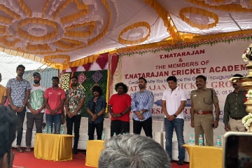 நடராஜன் கிரிக்கெட் மைதானத்தில் தினேஷ் கார்த்திக்கை Stumping செய்த நடிகர் யோகி பாபு..!