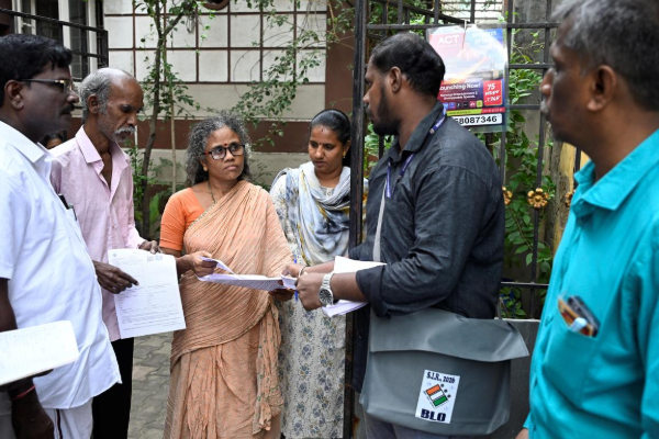 SIR படிவத்தை சமர்ப்பிக்க கூடுதல் கால அவகாசம் - எப்போது வரை சமர்ப்பிக்கலாம்? | Eci Extend Last Date For Sir Form To Dec 11