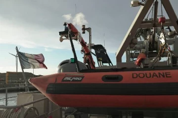 ஆங்கிலக் கால்வாயைக் கடக்க நடந்த முயற்சி... படகில் மிதிபட்டு இறந்த குழந்தை: பலர் மரணம்