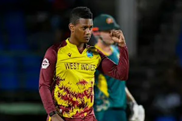 சென்னை சுப்பர் கிங்ஸ் அணி 02 கோடி ரூபாய்க்கு அகீல் ஹொசைனை வாங்கியது | Chennai Super Kings Bought Akeel Hossain 2 Crore