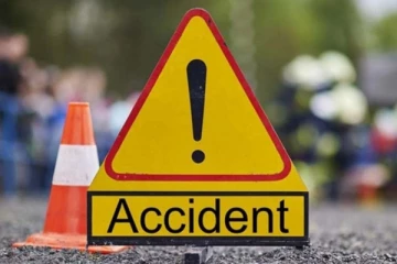 සුපිරි ක්‍රිකට් ක්‍රීඩකයෙකු රිය අනතුරකින් රෝහල්ගත කරයි..