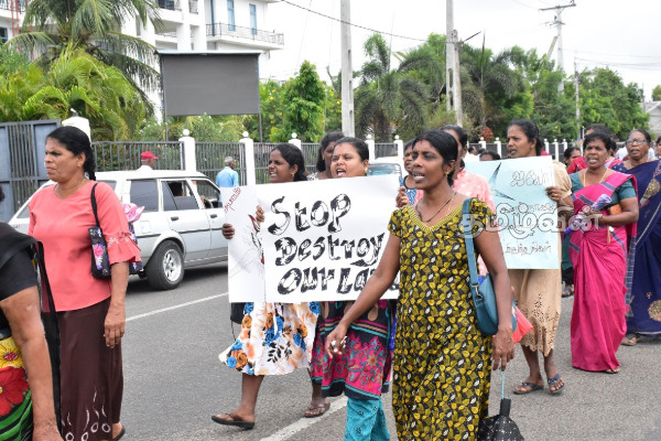 மன்னார் காற்றாலை மின் கோபுர நடவடிக்கைக்கு எதிராக தொடர்ந்து முன்னெடுக்கப்படும் போராட்டம் | Continued Protest Against Mannar Wind Power