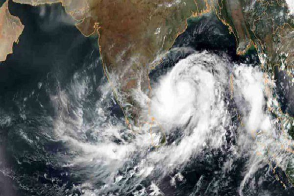 மின்னல் தாக்குதலில் இருந்து தப்பிய பெண்ணுக்கு கிடைத்த அசாத்திய திறமை | Amazing Talent Woman Survived A Lightning Strike