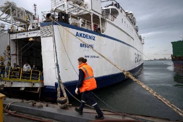 சுற்றிவளைத்து ட்ரோன் தாக்குதல்... காஸாவுக்கான உதவிப்பொருட்களுடன் நெருப்பு கோளமான கப்பல்