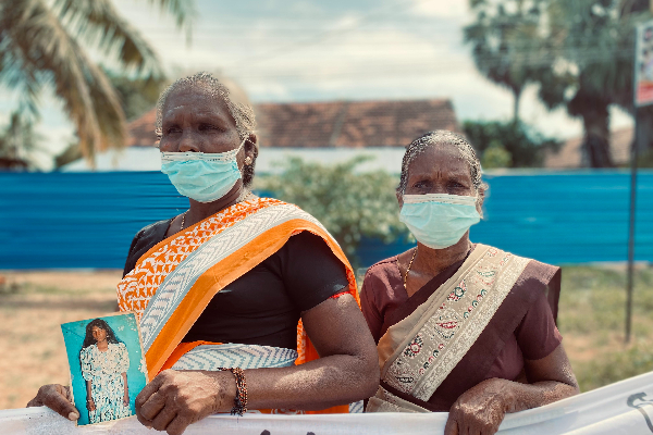 சர்வதேச மனித உரிமை தினத்தினை முன்னிட்டு நாடளாவிய ரீதியில் போராட்டம் (Photos) | Island Wide Protest