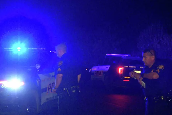 ரோந்து கார் மீது மோதிய திருட்டு கார் - சிறுவன் மீது போலீசார் துப்பாக்கிச்சூடு..! | Theft Car Collides With Patrol Car Police Fire Boy