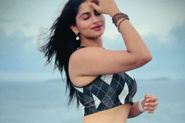 ஷிவானி நாராயணன் தாய்லாந்து ட்ரிப்.. நீச்சல் உடையில் செம ஹாட் போஸ்