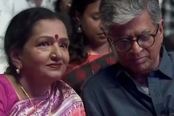 விஜய்யின் அப்பா எஸ்ஏசி - ஷோபா திருமணத்திற்கு முன் எடுத்த போட்டோ! அவர்களா இது?