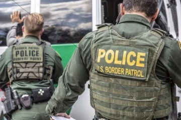 கனடா எல்லைக்குள் புகுந்த மர்ம  நபர்;  சோதனையிட்ட பொலிஸாருக்கு அதிர்ச்சி!