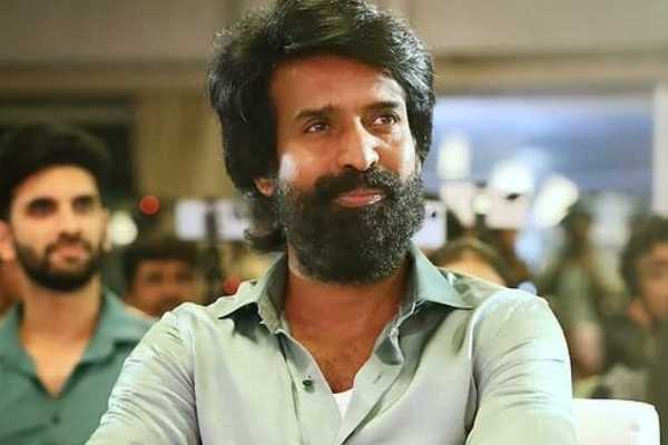 விஜய்க்கும் சிவகார்த்திகேயனுக்கும் போட்டியா? கேள்விக்கு சூரி கொடுத்த பதில்.. | Vijay And Sivakarthikeyan Actor Soori Given Answer விஜய்க்கும் சிவகார்த்திகேயனுக்கும் போட்டியா? கேள்விக்கு சூரி கொடுத்த பதில்.. | Vijay And Sivakarthikeyan Actor Soori Given Answer