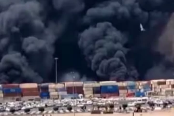 ஈரான் துறைமுக கொள்கலனுக்குள் வெடித்த மர்ம பொருள் ; 516 பேர் காயம்