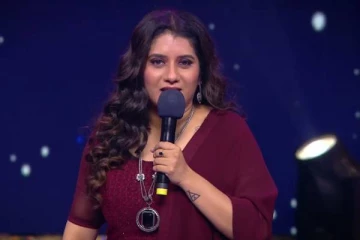 சூப்பர் சிங்கர் நிகழ்ச்சியில் பிரியங்காவிற்கு பதிலாக இவர் தொகுத்து வழங்குகிறாரா?- இதுவரை வராத பிரபலம்