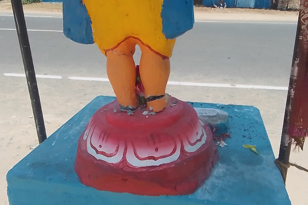 யாழில் விசமிகளின் நாசகார செயல் - பிள்ளையார் சிலை உடைப்புக்கு முயற்சி..! | Attempt To Break Idol In Jaffa Pillaiyar Temple