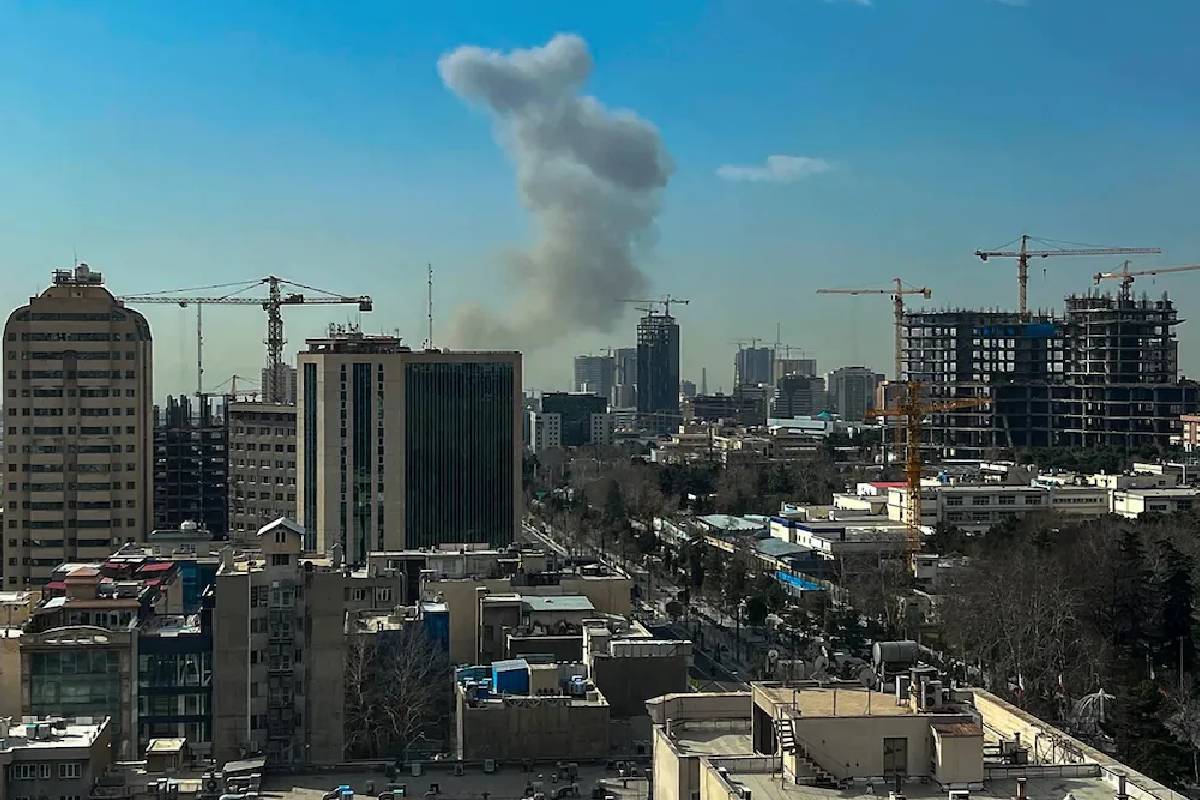 ஈரான் தலைநகர் டெஹ்ரான் மீது இஸ்ரேல் சரமாரித் தாக்குதல் | Israel Barrage Of Attacks On Iran S Capital Tehran