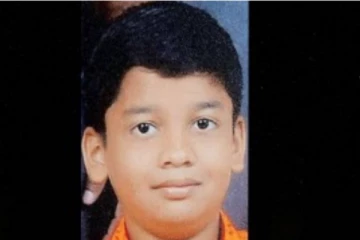 பேஸ்புக் வீடியோவை பார்த்து.. சிறுவன் தனக்குதானே செய்த கொடூரம்.. கதறிய குடும்பம்!