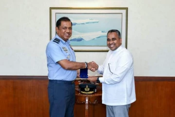 கருமலையூற்று கடற்தொழிலாளர்கள் பிரச்சினை : விமானப்படைத் தளபதியுடன் எம் எஸ் தௌபீக் எம்.பி சந்திப்பு