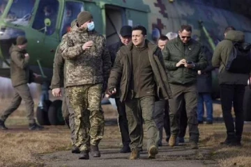 உக்ரைன் மீது ரஷ்யா போர்.. சிக்கிய இந்தியர்களின் நிலை என்ன?