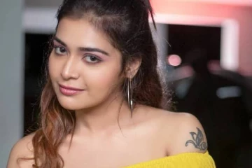 போட்டோஷூட்டால் ரசிகர்களை வாய்ப்பிளக்க வைத்த சீரியல் நடிகை தர்ஷா! புகைப்படம்..