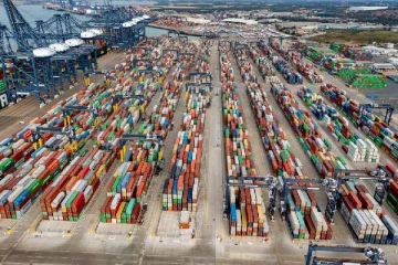 பிரித்தானிய துறைமுகத்தில் குவியும் கண்டெய்னர்கள்: உருவாகும் அடுத்த சிக்கல்