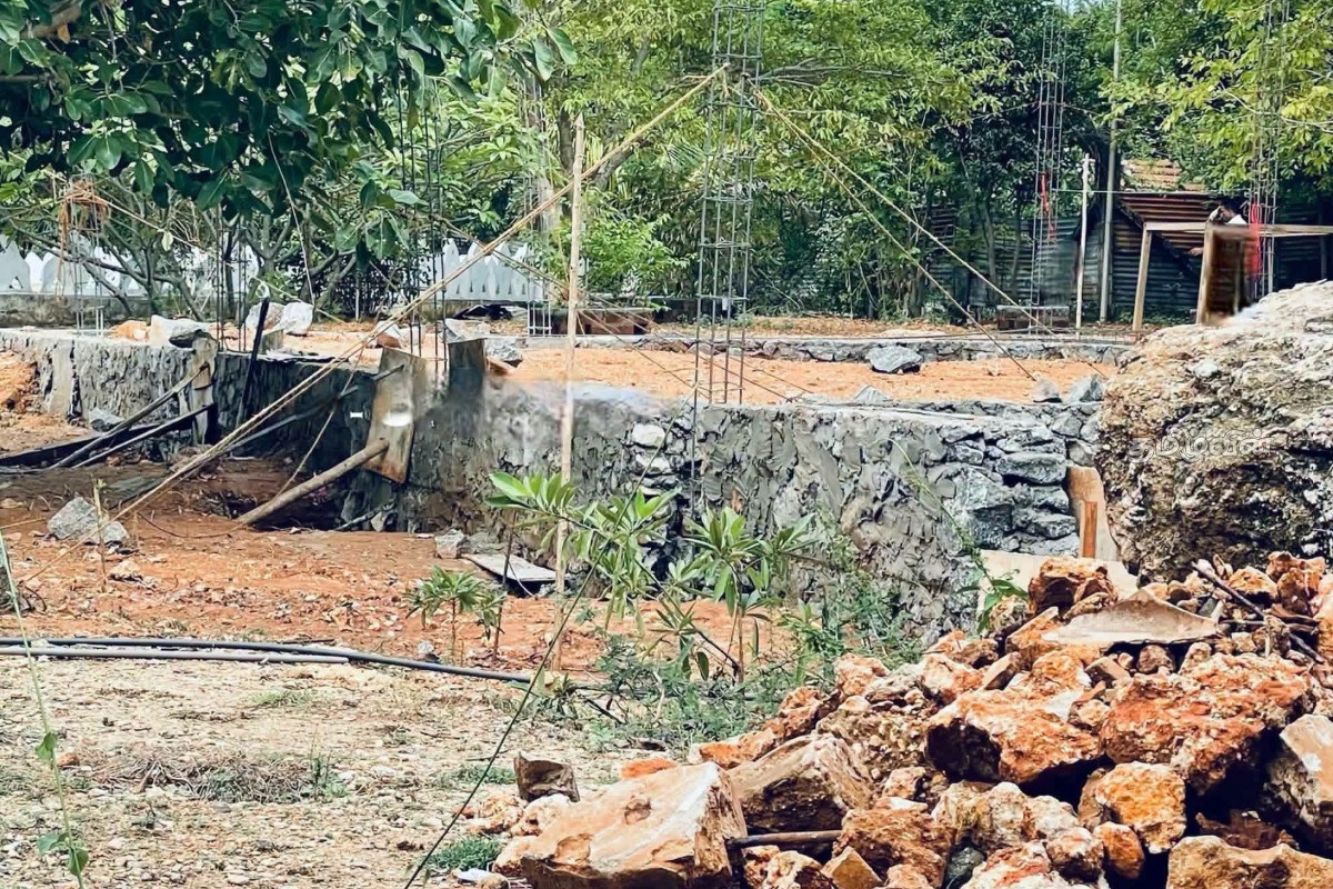 தையிட்டி விகாரையைப் பார்வையிடச் சென்ற தவிசாளருக்கு பொலிஸார் தடை | Illegal Vihara Buddhist Temple In Thaiyiddy