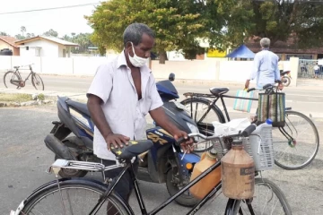 யாழில்  குடும்ப  அட்டைக்கு மண்ணெண்ணை விநியோகம்!