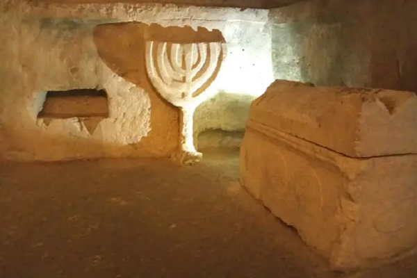 இதை தொட்டால் சாபம் நிச்சயம்...ரகசிய கல்லறையில் எச்சரிக்கை? நடுங்கிப்போன ஆராய்ச்சியாளர்கள் | Cursed Tomb At Unesco World Heritage Site