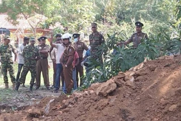 கிளிநொச்சியில் தனியார் காணியில் முன்னெடுக்கப்பட்ட புதையல் அகழ்வுபணி!