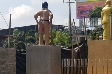 வவுனியாவில் இயக்க தலைவர்களுக்கு சிலை அமைக்கும் நடவடிக்கை நிறுத்தம்