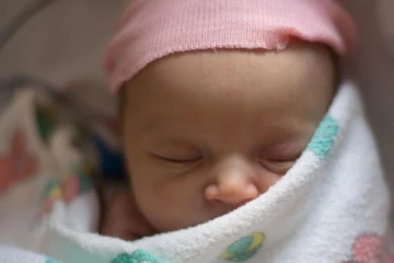 ගමක් කම්පා කරමින් , අලුත උපන් බිළිඳෙකු වෙල් යායක් අසලින් හමුවෙයි..