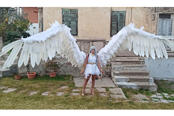 யுவதியின் கின்னஸ் சாதனை படைத்த இறக்கை | Guinness World Record Winning Wing