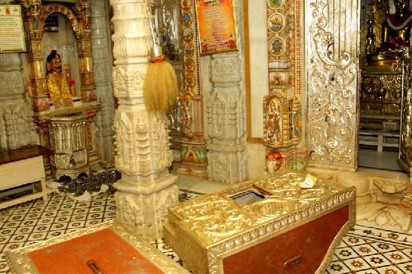 சுவிஸில் இந்து கோவில்களை குறிவைத்து நடக்கும் சம்பவங்கள்! எச்சரிக்கை தகவல் | Robberies Target Hindu Temples Switzerland Warns