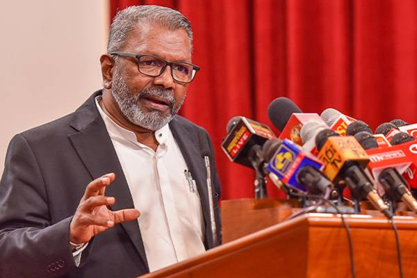 அடுத்த வருடம் கல்விக்காக பெருந்தொகை பணம் ஒதுக்க யோசணை: சுரேன் ராகவன் உறுதி | 465 Billion Will Be Allocated Education Next Year