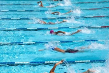 நீச்சல் பயிற்சியில் ஈடுபட்டிருந்த நபருக்கு நேர்ந்த கதி