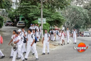 පාසල් සිසුන්ට නොමිලේ බෙදීම ආරම්භයි - දෙමව්පියන්ගෙන් සල්ලි එපා