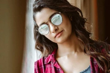 லட்சத்தில் புரண்டு காதலருடன் டூர்.. வெளிநாடே கதியா கிடக்கும் நடிகை பிரியா பவானி சங்கர்..