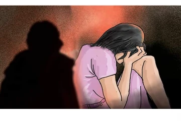 கொடூரத்தின் உச்சம் - ரயிலில் தூங்கிக்கொண்டிருந்த பெண்.. 42 வயது நபர் செய்த காரியம்!