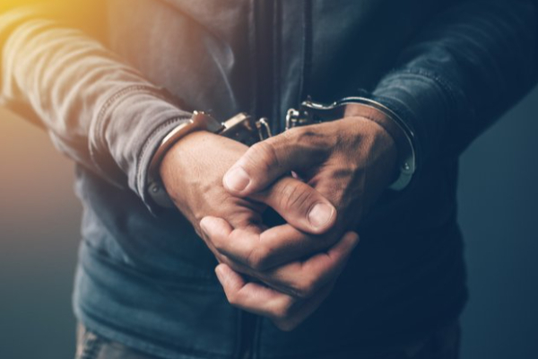 மட்டக்களப்பில் போதைப்பொருள் வாங்குவதற்காக மகளை துன்புறுத்திய தந்தை கைது! | Father Attacks Daughter For Drug Money