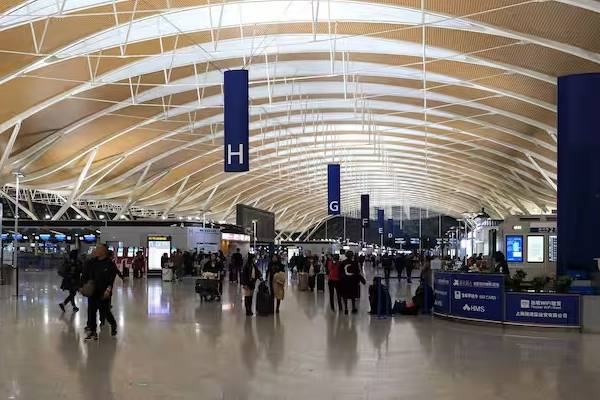 இந்திய கடவுச்சீட்டை அங்கீகரிக்க சீனா மறுப்பு: ஷாங்காய் விமான நிலையத்தில் துன்புறுத்தப்பட்ட பெண் | Indian Woman Airport Harassment