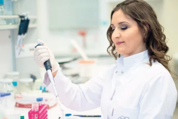 மனிதரை முதுமை அடையவிடாது இளமையாக்கும்  ஜெல்லிமீன்கள்!