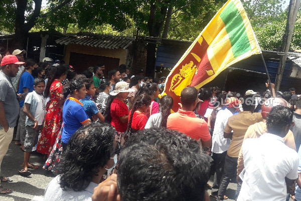 போராட்டங்களுக்கு ஆதரவு தெரிவித்து சட்டத்தரணிகளும் போராட்டம் (Video) | Lawyers Protest For Galle Face Protest
