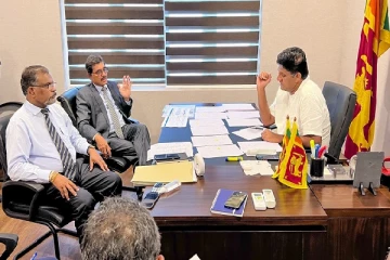 நெருக்கடிக்கு மத்தியிலும் மத்திய வங்கி ஆளுநரை சந்தித்த சஜித்!