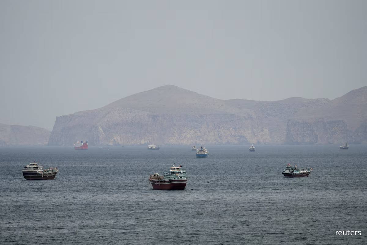 எண்ணெய் சந்தைக்கு அடுத்த அதிர்ச்சி... OPEC கூட்டமைப்பில் இருந்து வெளியேறிய ஐக்கிய அரபு அமீரகம் | Uae Exits Opec Cartels