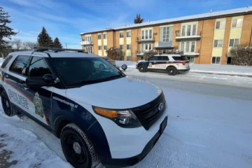 கனடாவில் உள்ள வீட்டில் கிடந்த ஆண் சடலம்! சிக்கிய 20 வயது இளம்பெண்