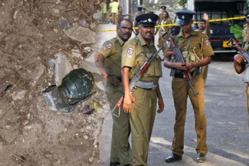 யாழில் பெண்களுக்கு தொந்தரவு கொடுத்தவர் கைது